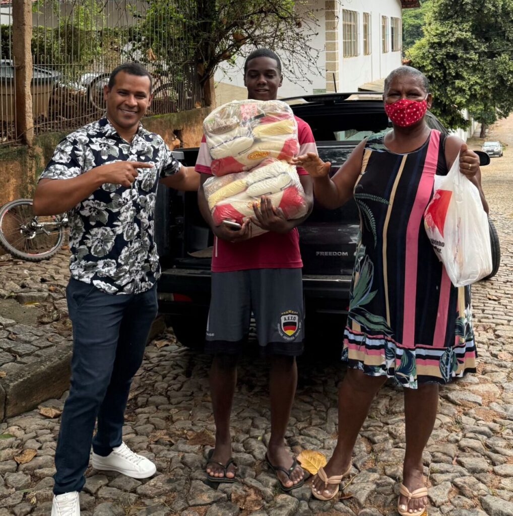 COMO CONCORRER: ABRACE A OPORTUNIDADE E GANHE UMA CESTA BÁSICA COM CLÁUDIO APOLINÁRIO! 